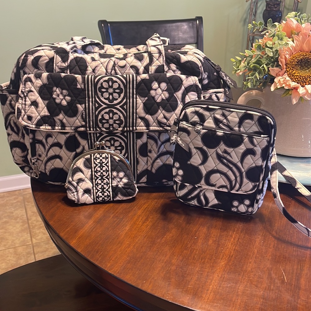 Very Bradley Retired Black & White Floral Tote/Purse Set